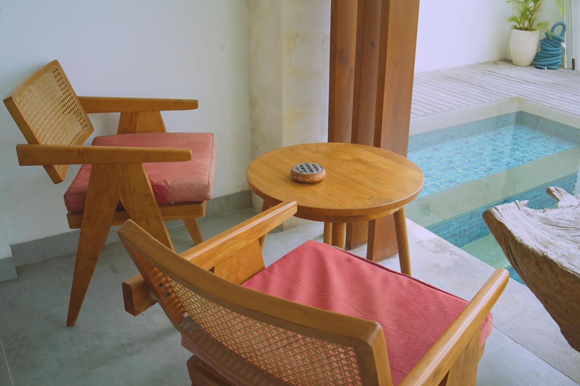 The Kd Suites & Coffee Shop Munggu Exterior photo